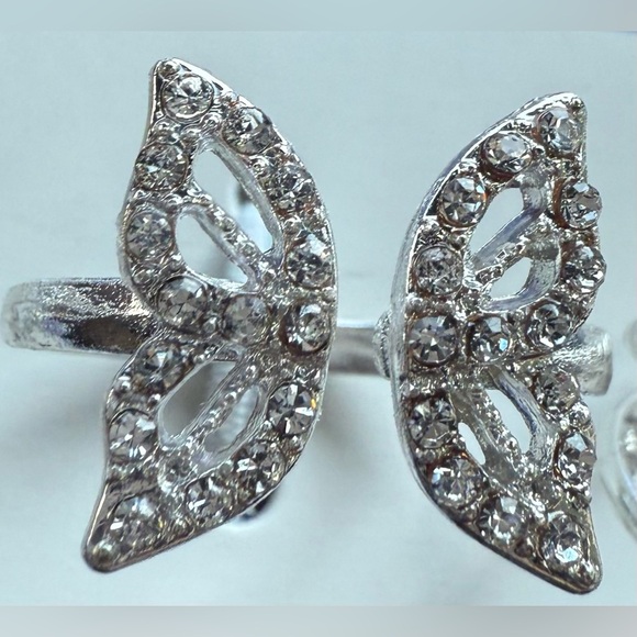 Claire's Silver-tone and Faux Rhinestones Butterfly Ring Set - 5 rings - Picture 6 of 9